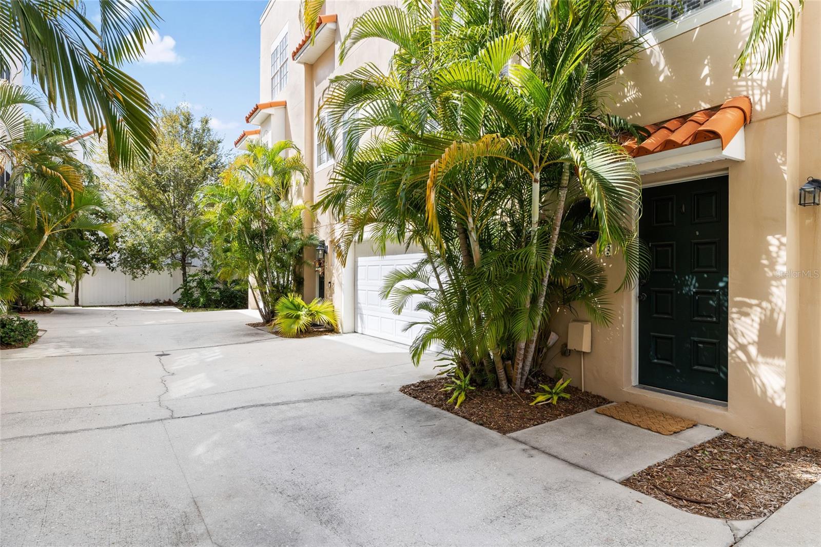 Enjoy the best of South Tampa living in this 3-story townhome that features a private & functional floor plan with a well-lit, spacious and open concept design for entertaining. On the 2nd floor- powder room, large living room/dining room with breakfast bar into the kitchen. The Primary and 2nd bedrooms are on the 3rd floor, each with its own private bathroom. The Primary bedroom features 2 separate walk-in closets. The Primary bathroom has 2 separate sinks and the shower has recently been renovated. Spacious double-car garage, laundry, and backyard access is on the 1st floor.
With a crazy low monthly HOA fee of only $200, this property offers excellent value in a super convenient location. Just steps away from The Patio, Gio's, & 4 Rivers Smokehouse. Blocks away from Memorial Hospital, shopping & dining on Henderson Blvd, & the SoHo district.