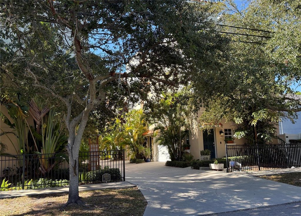 Photo of 509 S Matanzas Avenue #3, Tampa, FL 33609 (MLS # TB8436291)