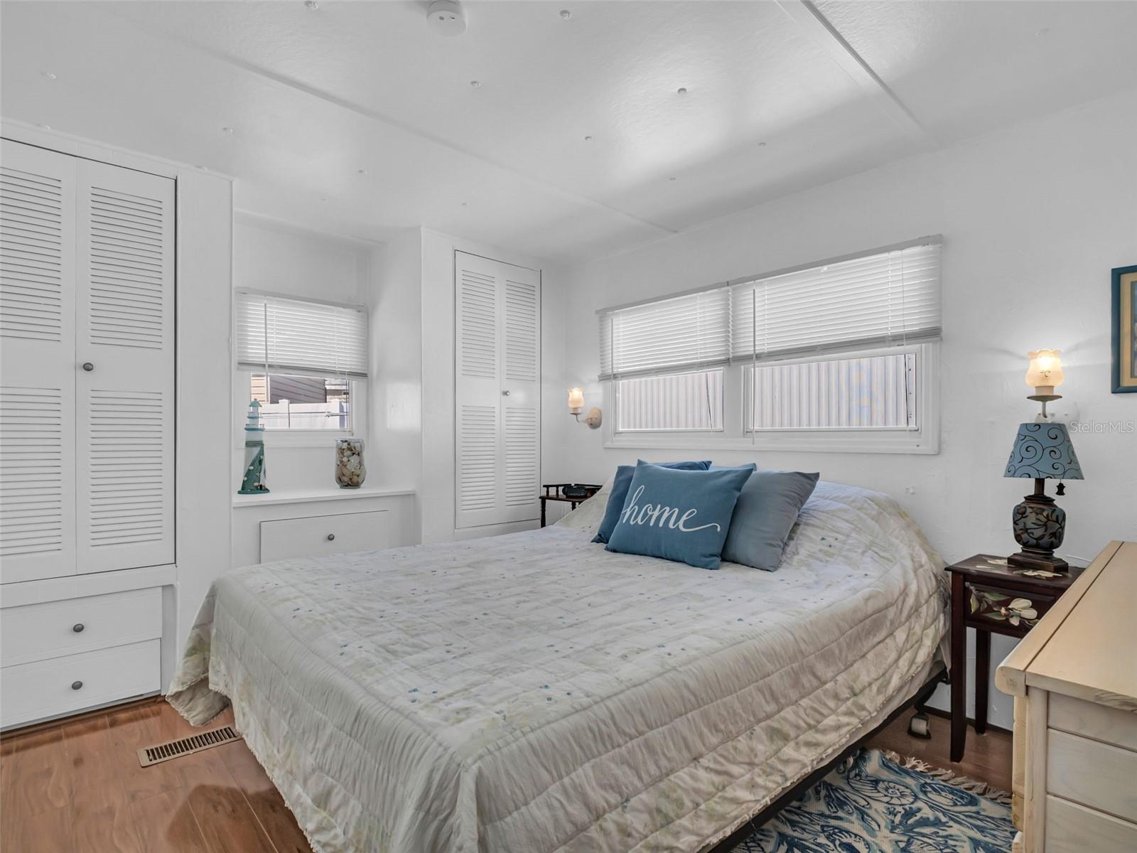 LEISURE LAKE VILLAGE - Residential