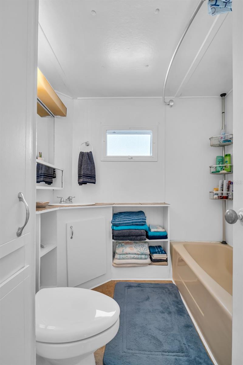 LEISURE LAKE VILLAGE - Residential