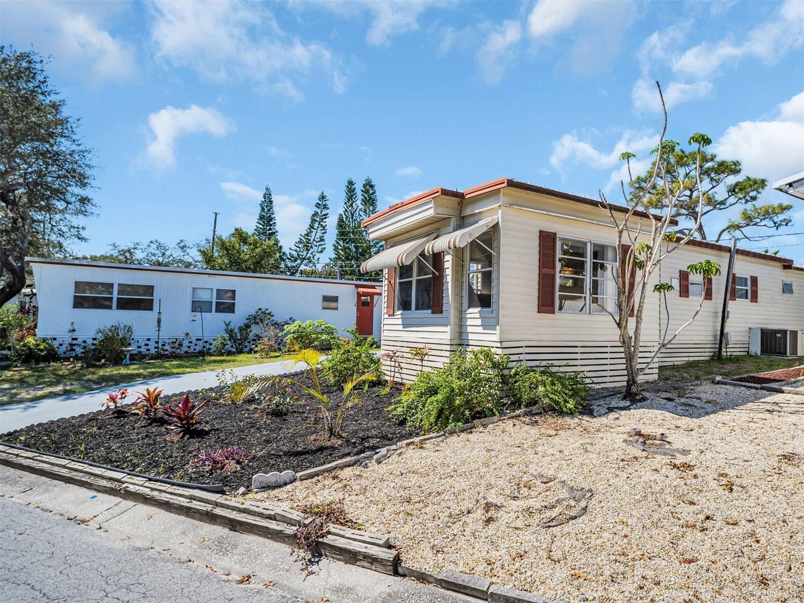 LEISURE LAKE VILLAGE - Residential