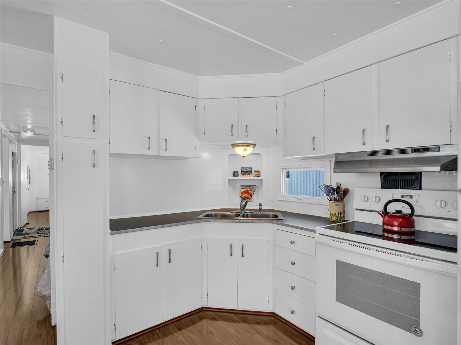 LEISURE LAKE VILLAGE - Residential