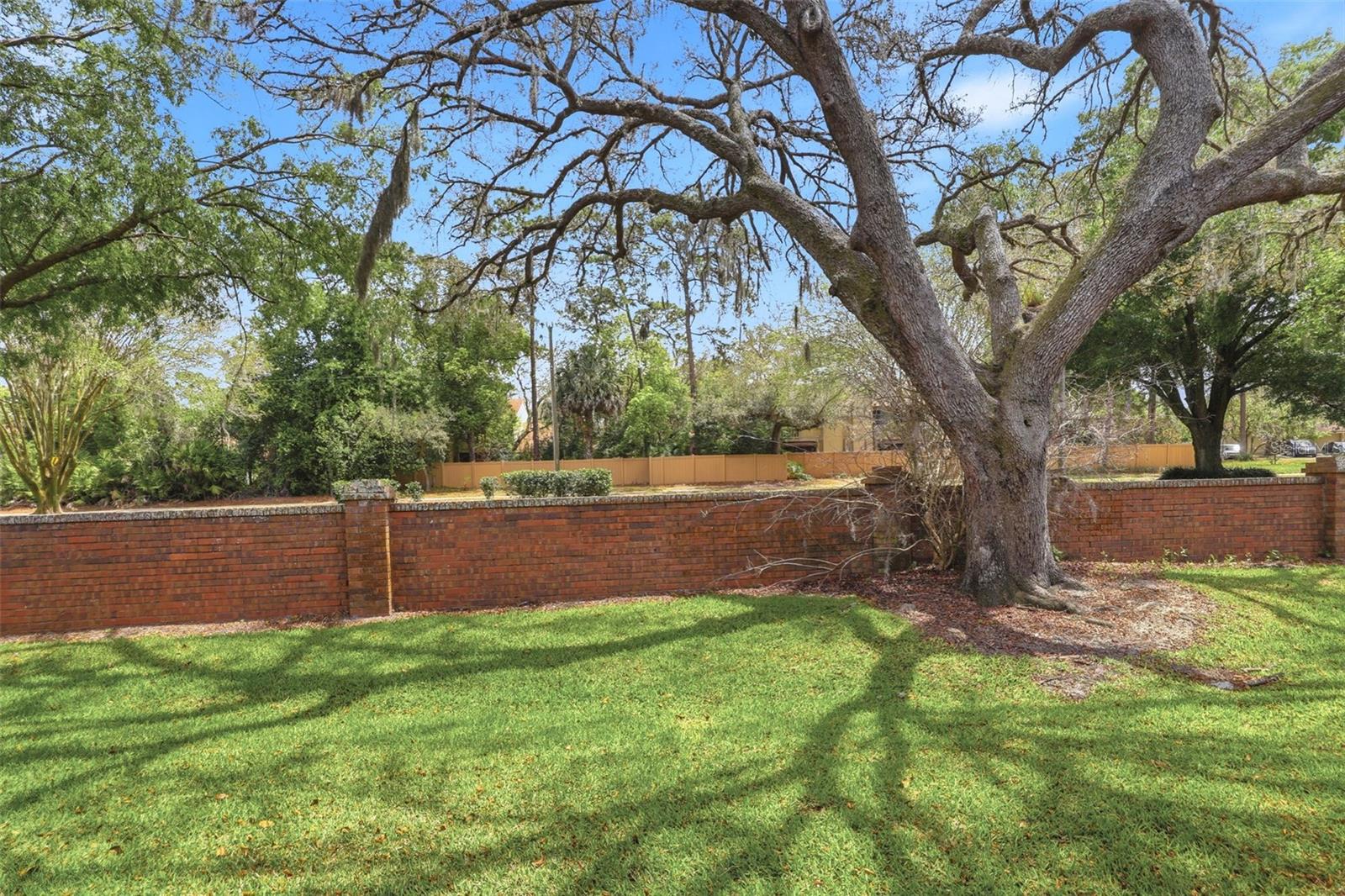 WEKIVA COUNTRY CLUB VILLAS - Residential