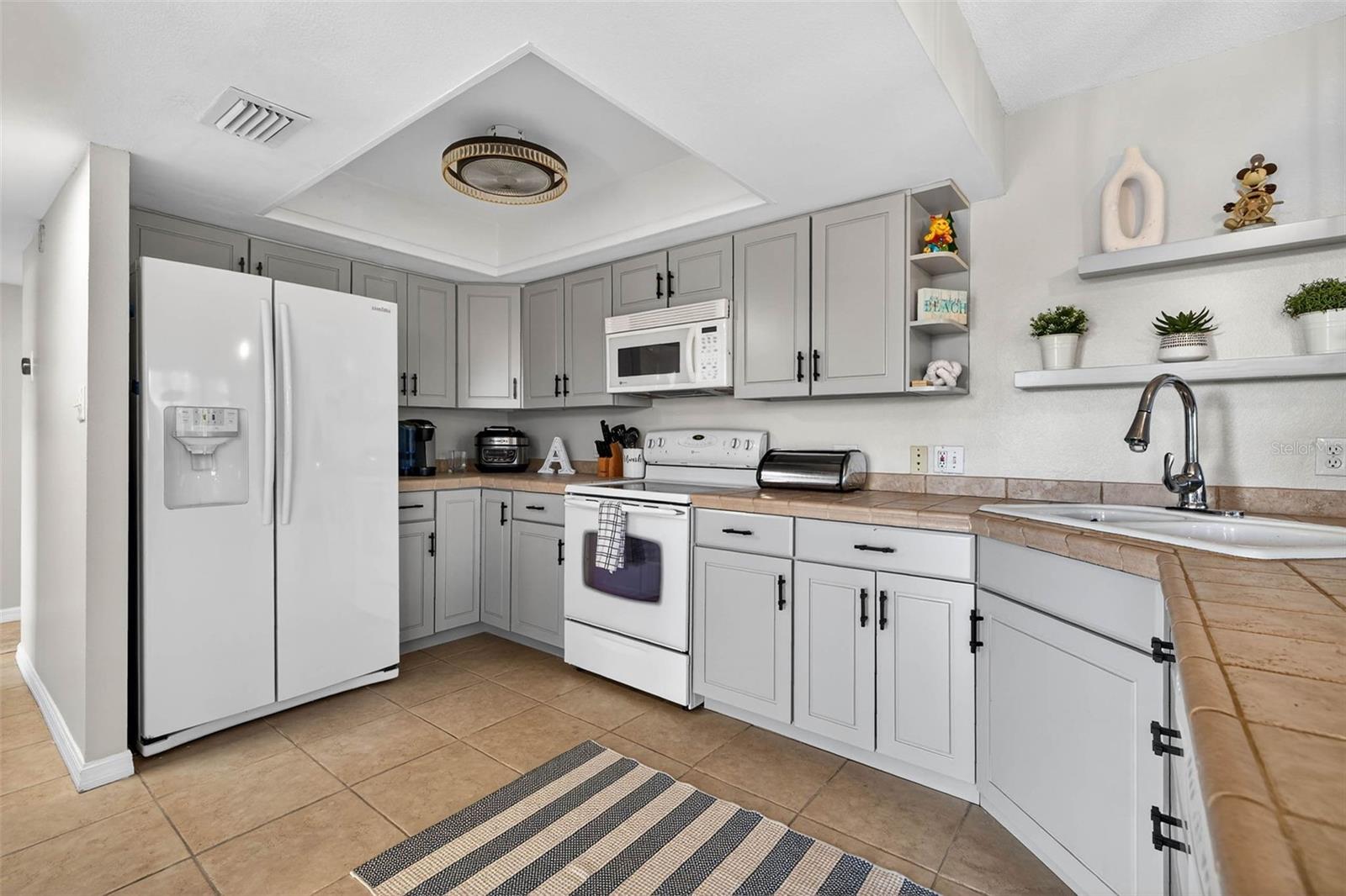 HARBOR BLUFFS WATERFRONT CONDO - Residential