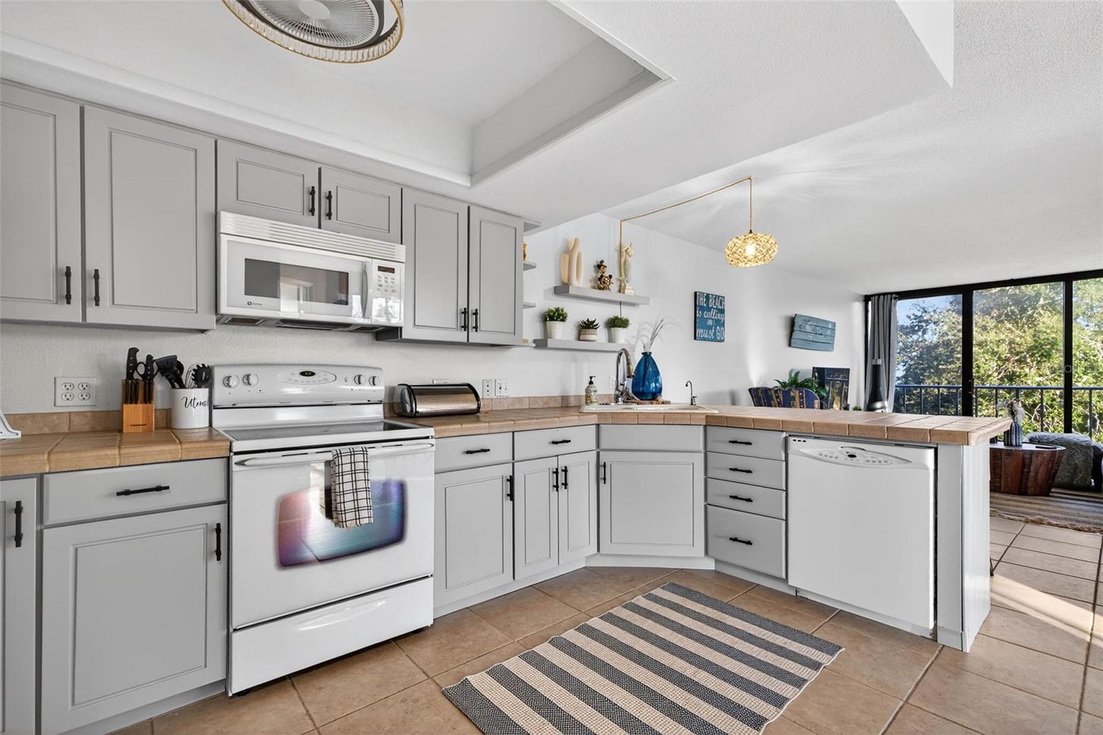 HARBOR BLUFFS WATERFRONT CONDO - Residential