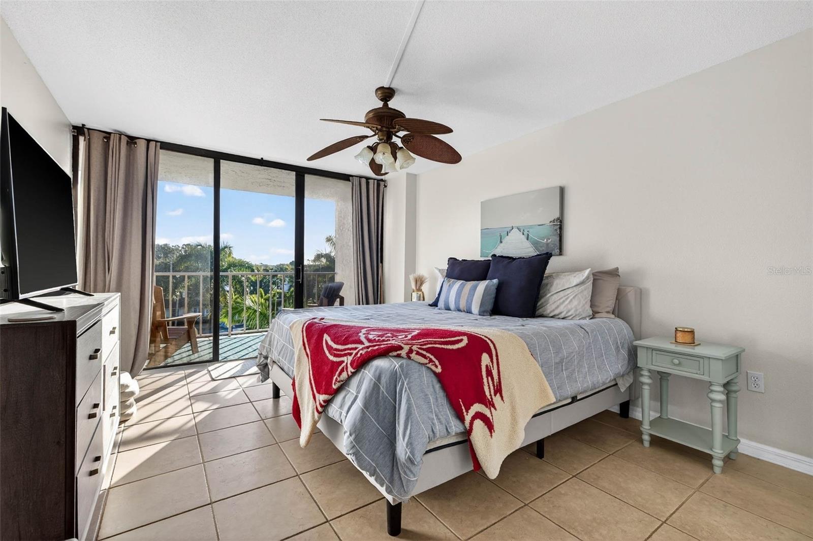 HARBOR BLUFFS WATERFRONT CONDO - Residential