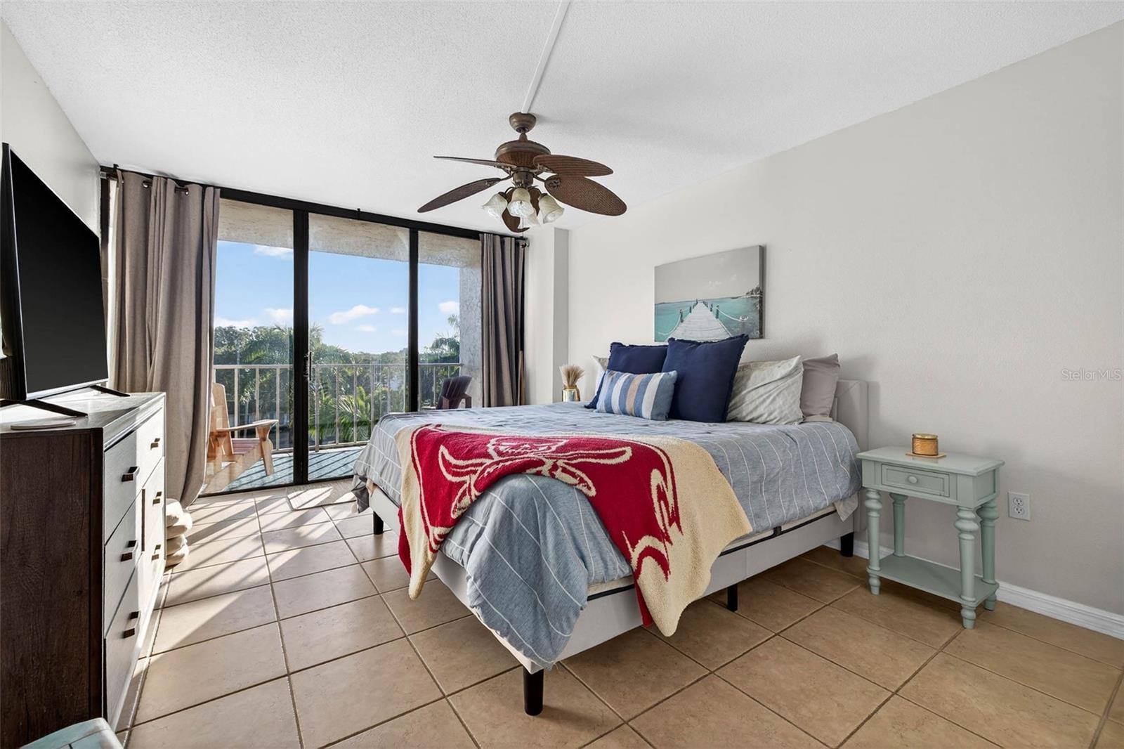 HARBOR BLUFFS WATERFRONT CONDO - Residential