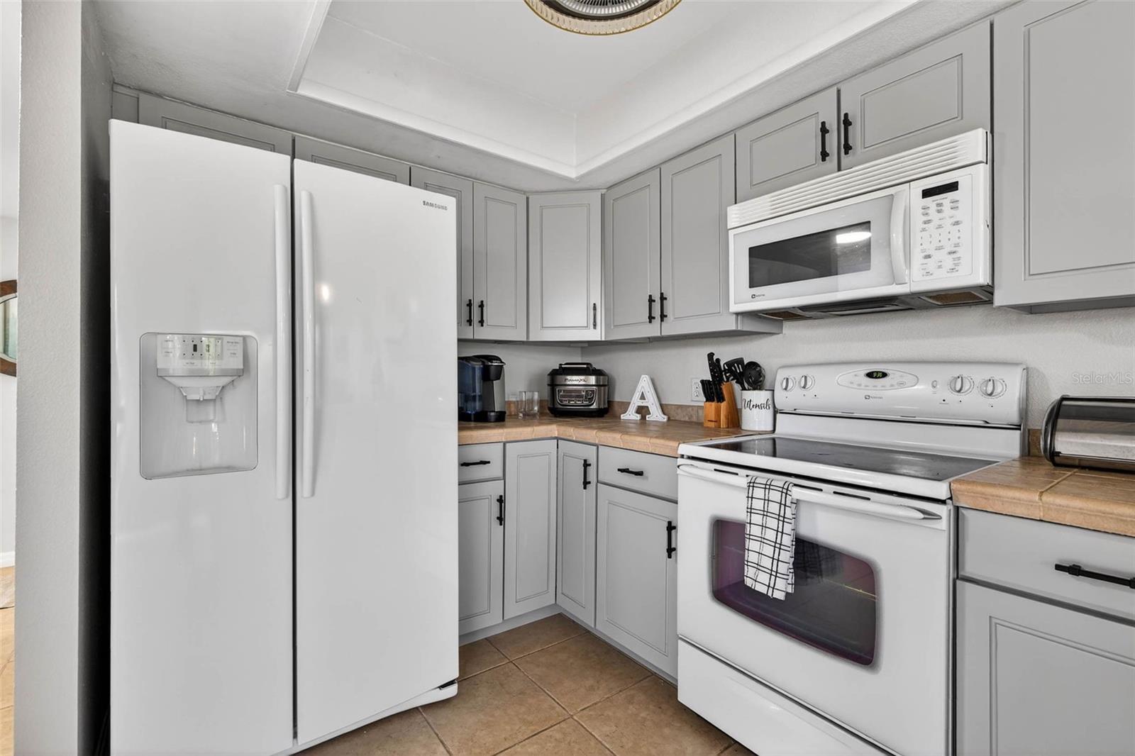 HARBOR BLUFFS WATERFRONT CONDO - Residential