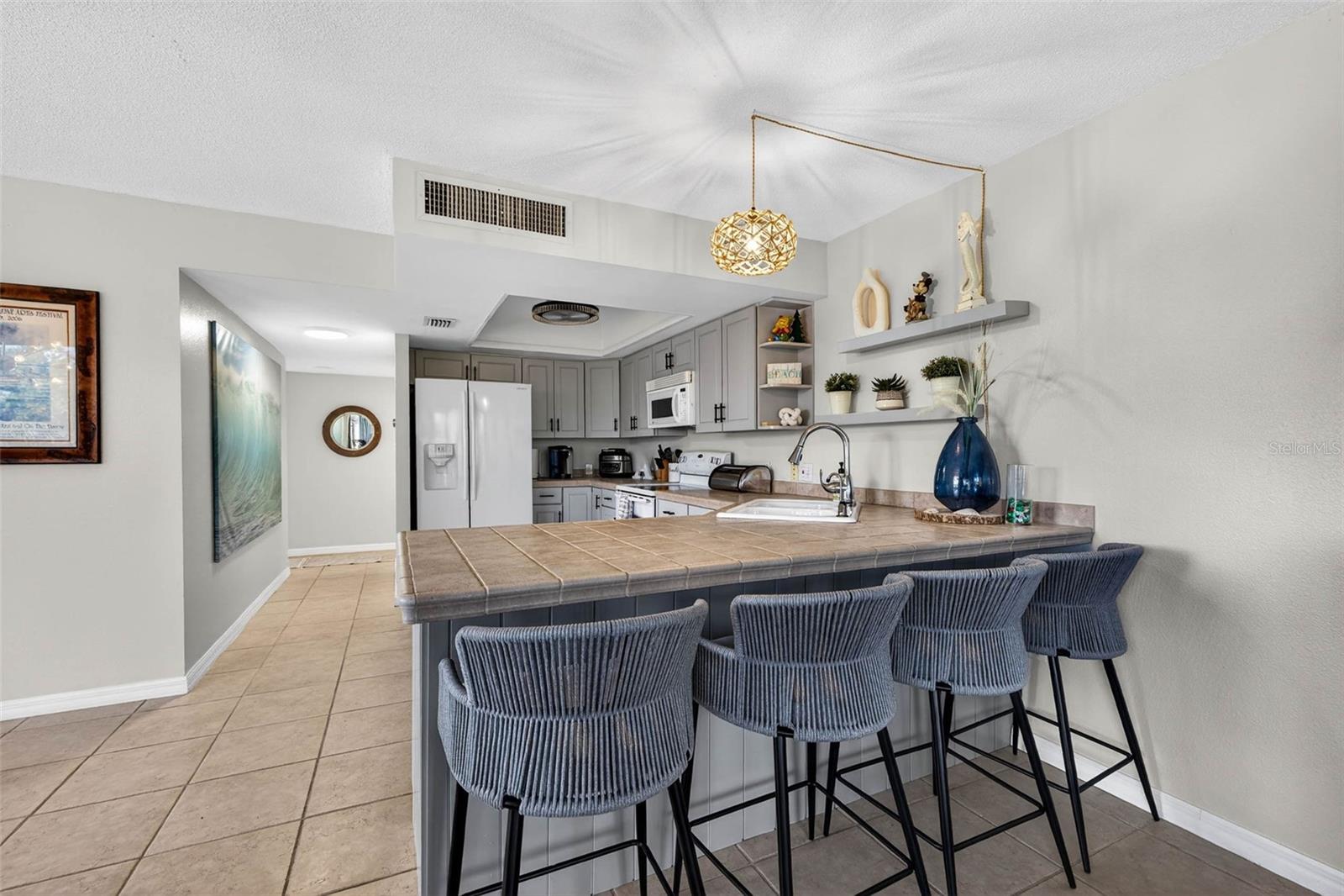 HARBOR BLUFFS WATERFRONT CONDO - Residential