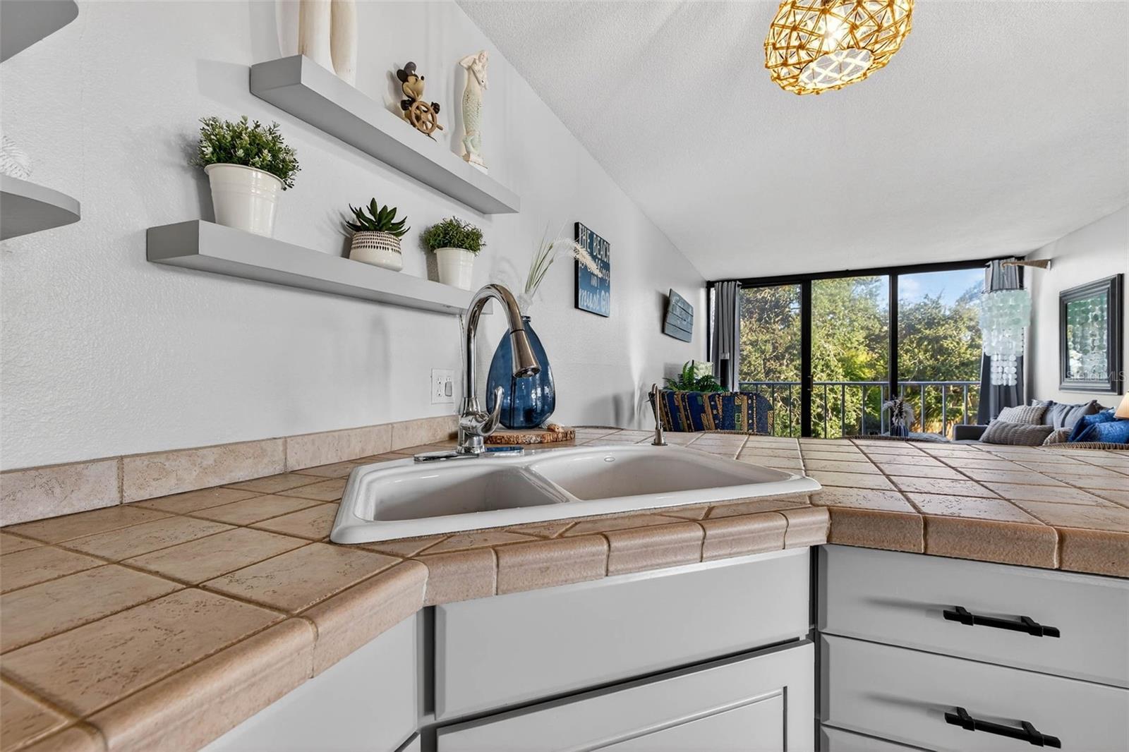 HARBOR BLUFFS WATERFRONT CONDO - Residential