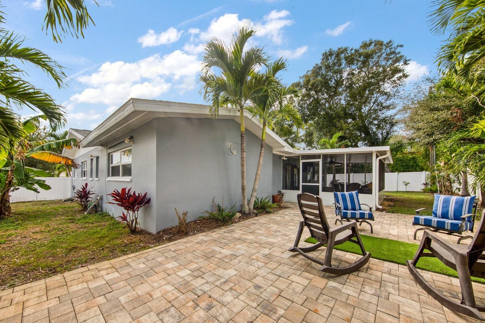 OAKDALE MANOR - Residential Lease