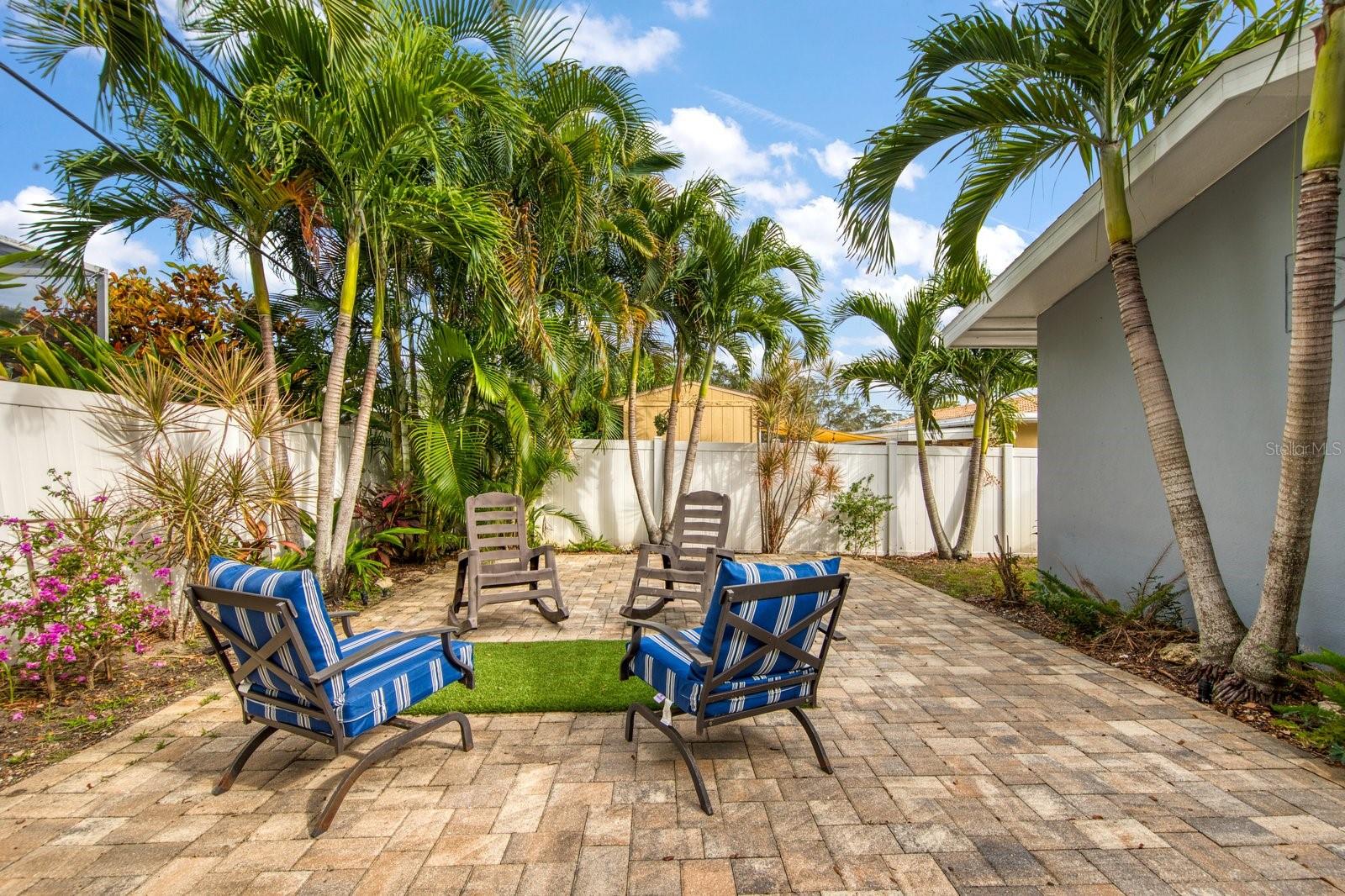 OAKDALE MANOR - Residential Lease