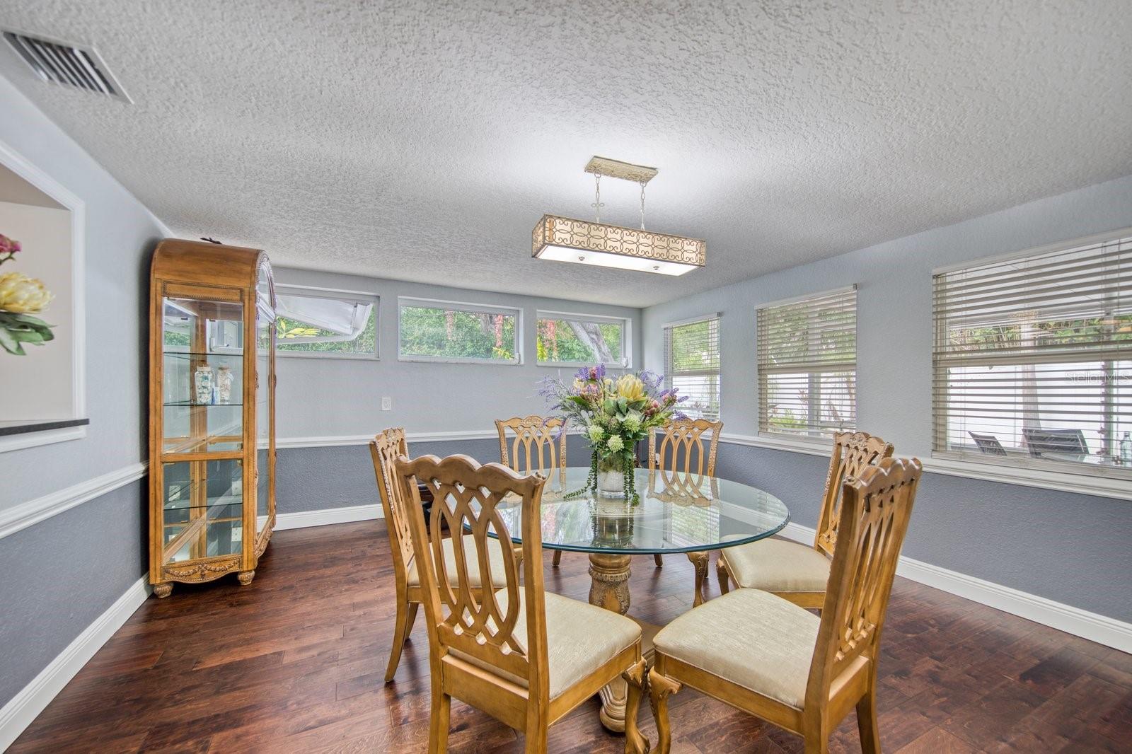 OAKDALE MANOR - Residential Lease