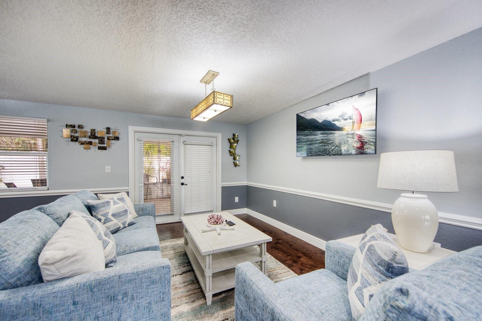 OAKDALE MANOR - Residential Lease