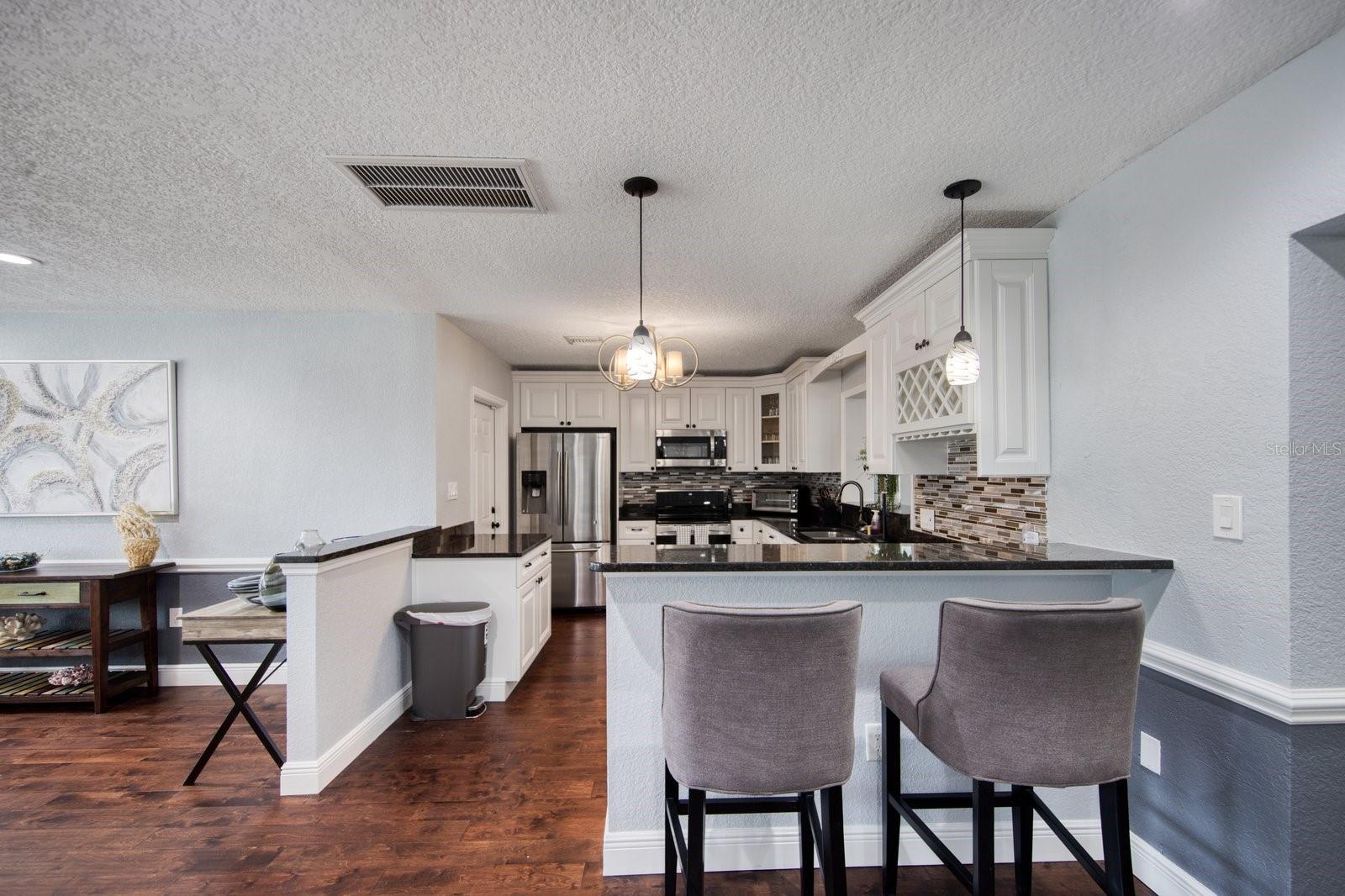 OAKDALE MANOR - Residential Lease