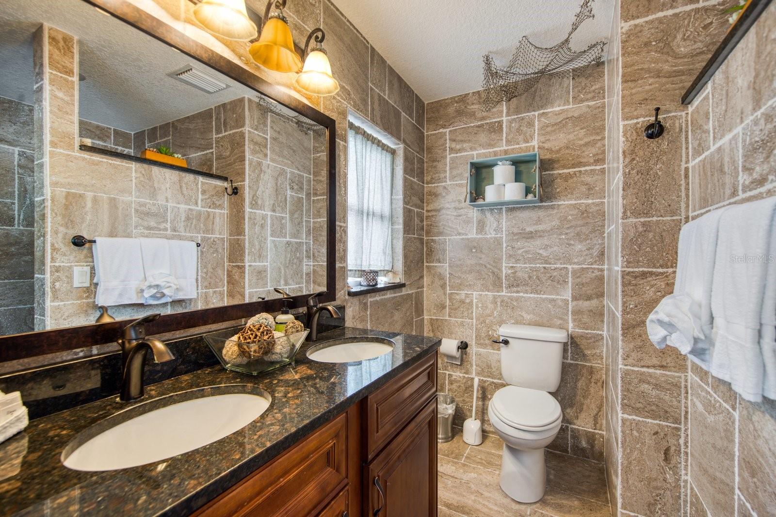 OAKDALE MANOR - Residential Lease