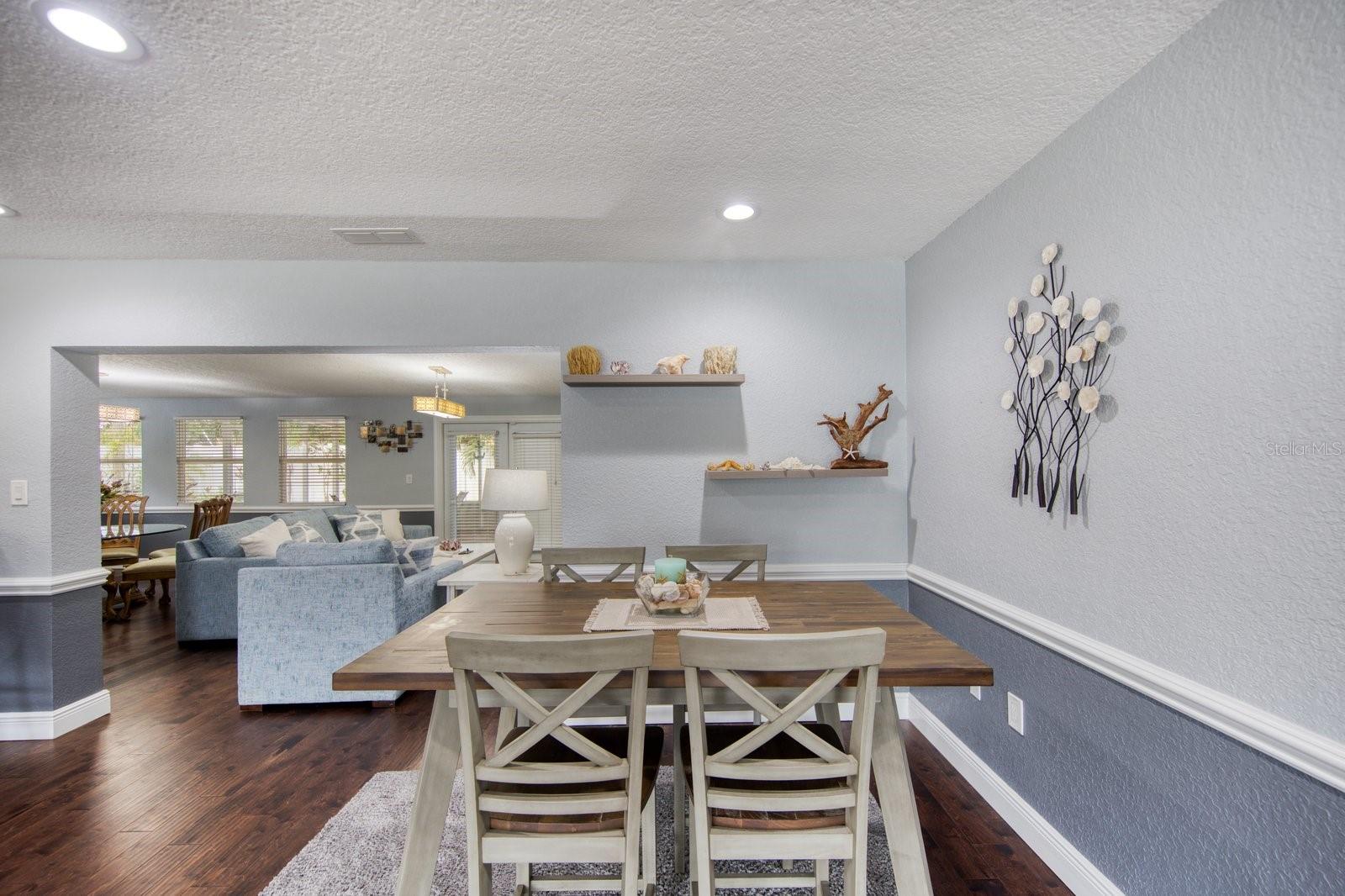 OAKDALE MANOR - Residential Lease
