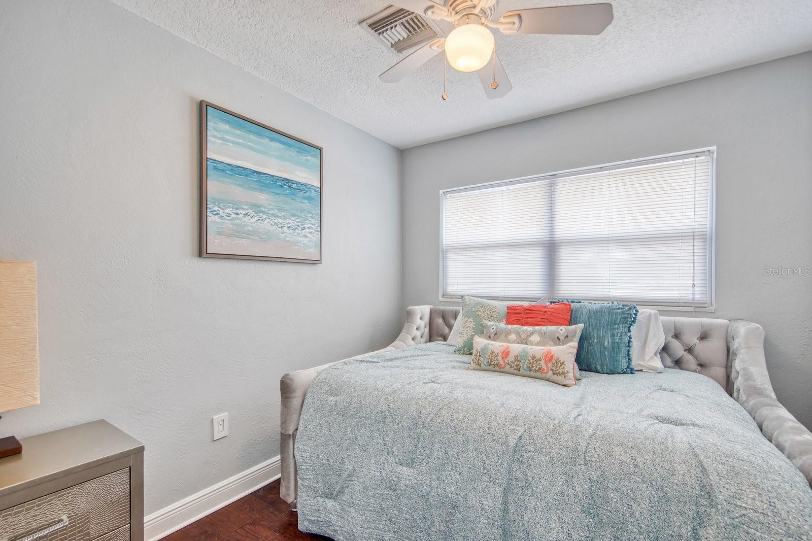 OAKDALE MANOR - Residential Lease