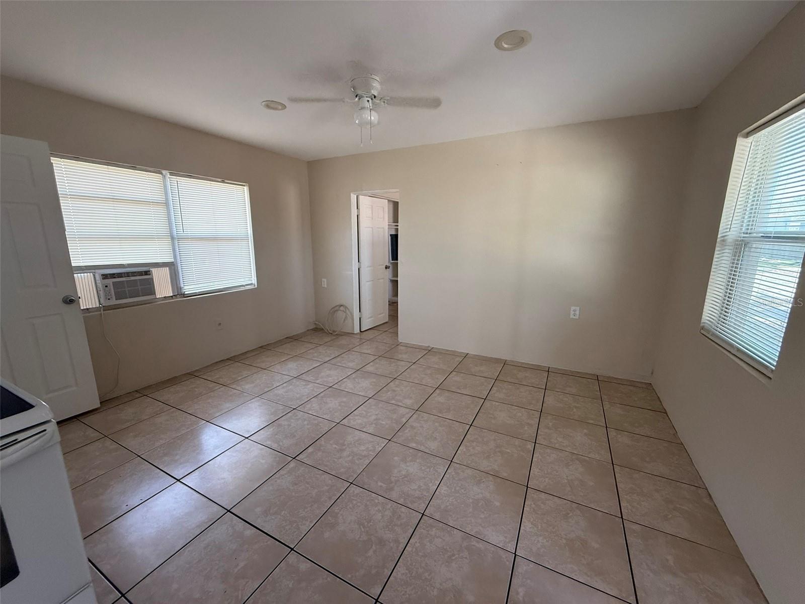 SEMINOLE PARK MANOR - Residential Income