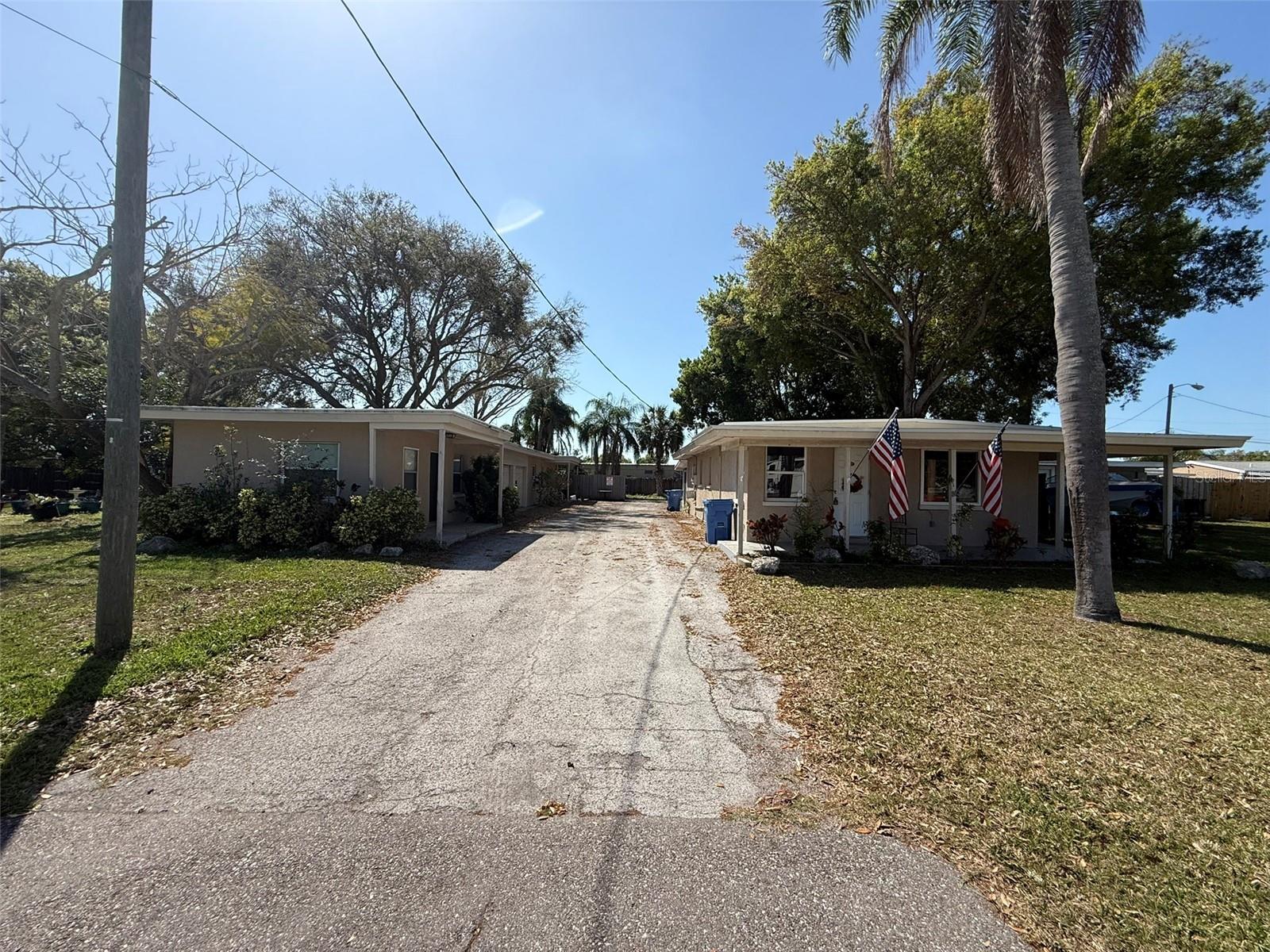 SEMINOLE PARK MANOR - Residential Income