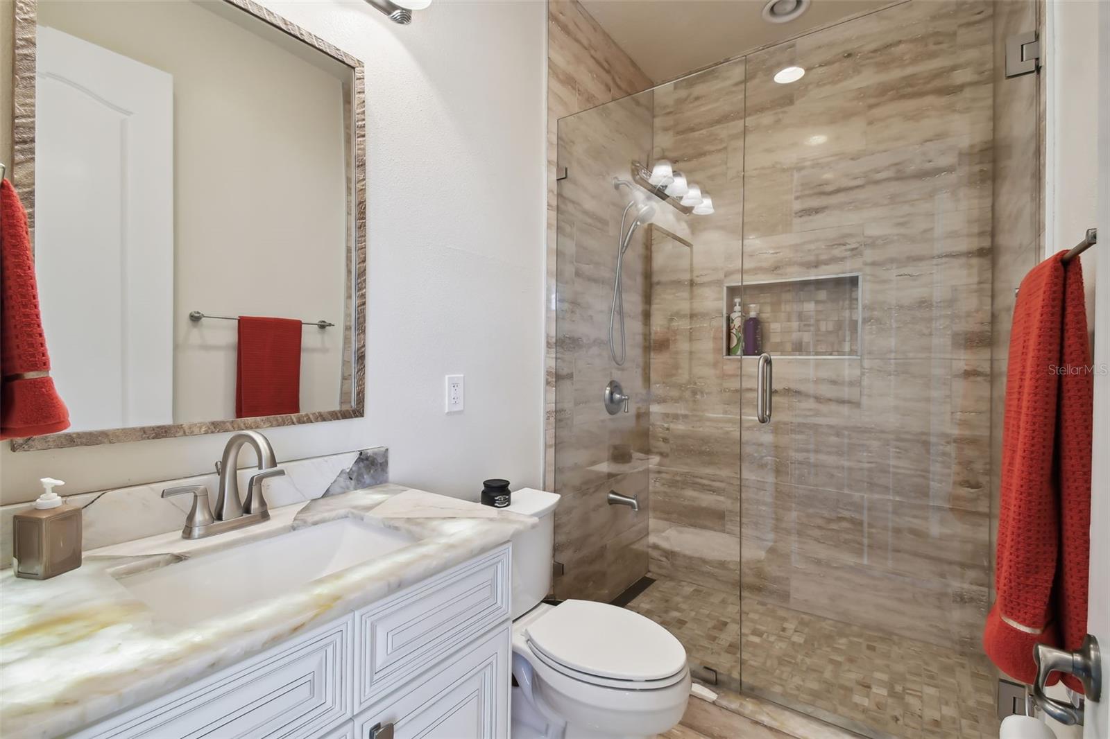 HARBORPOINTE - Residential