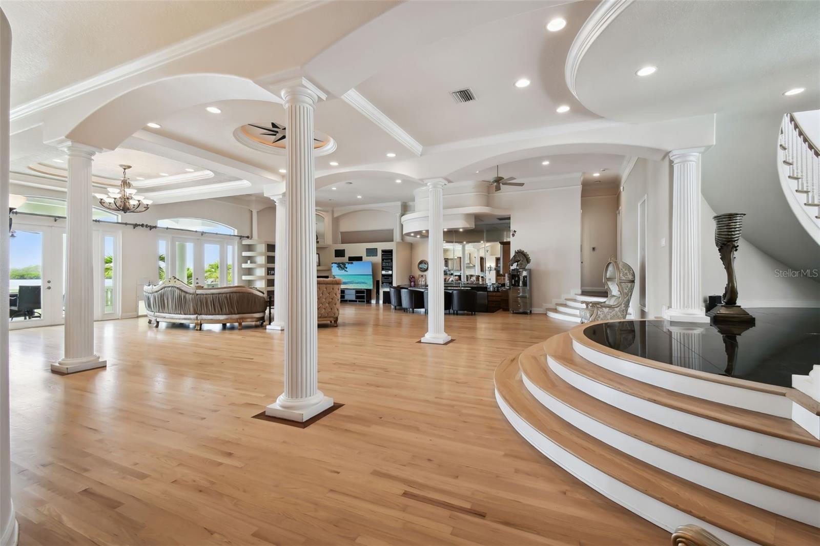 HARBORPOINTE - Residential