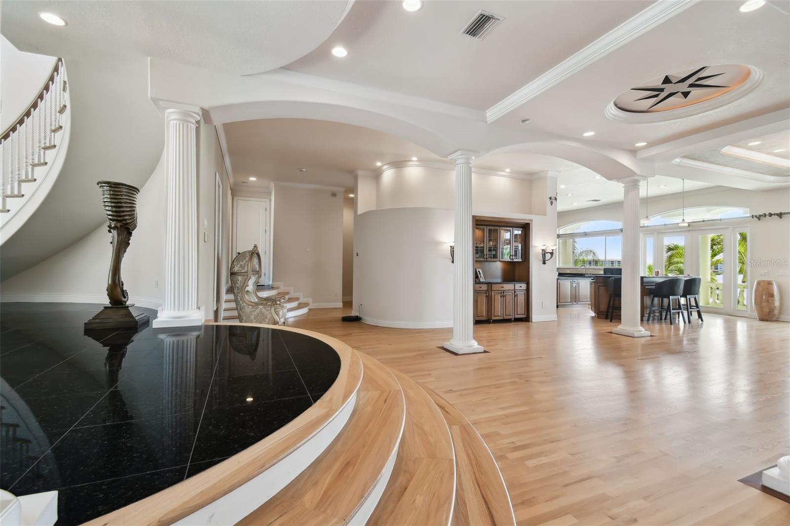 HARBORPOINTE - Residential