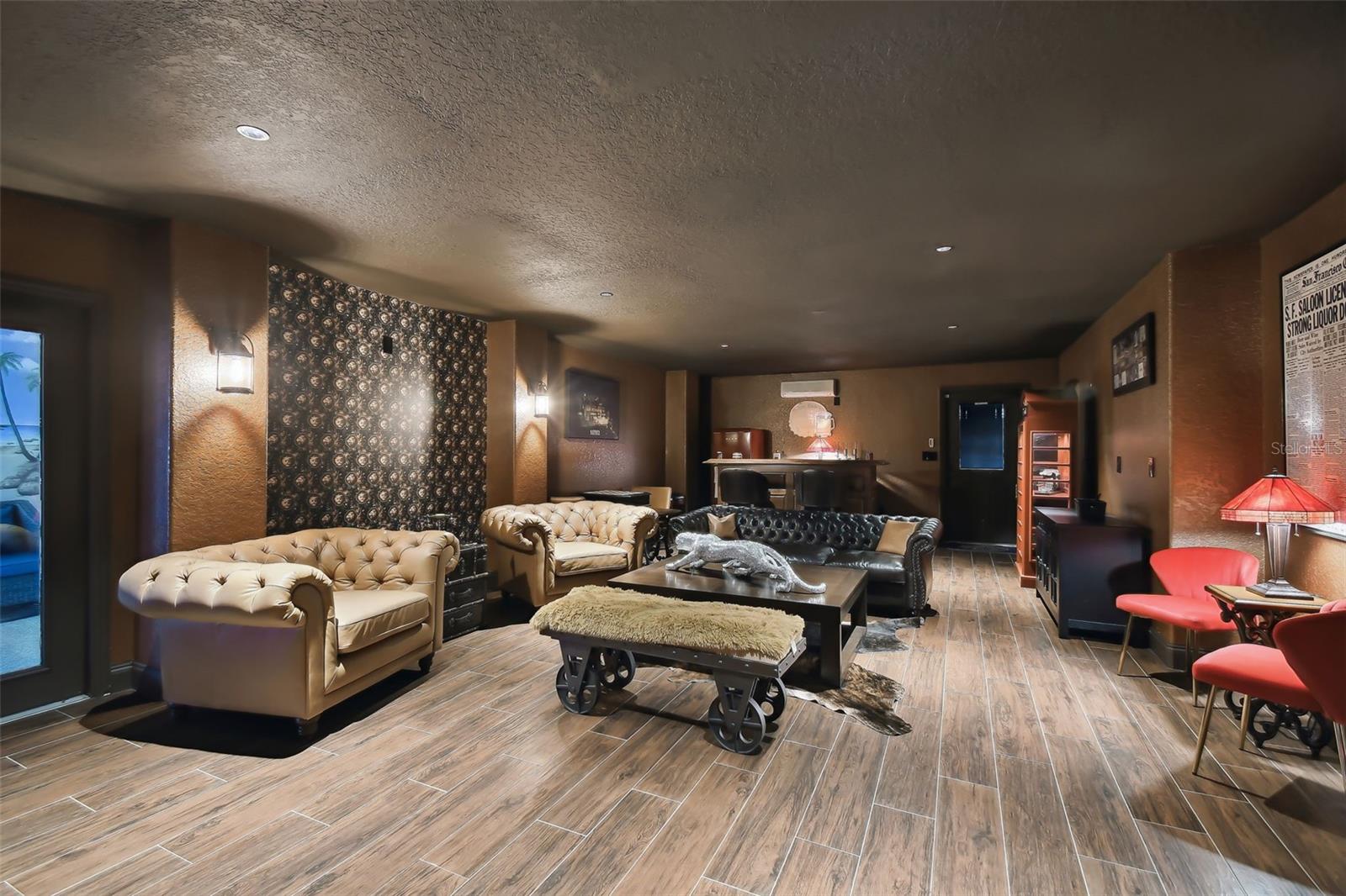 HARBORPOINTE - Residential