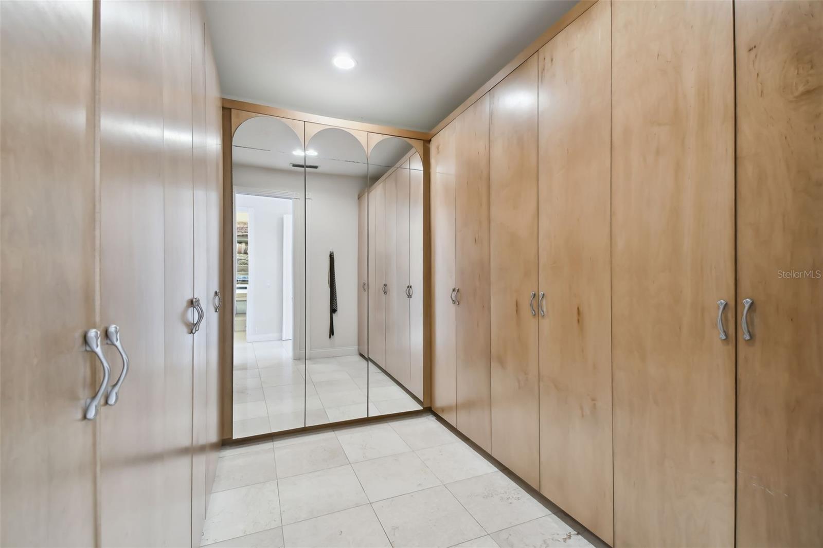 HARBORPOINTE - Residential