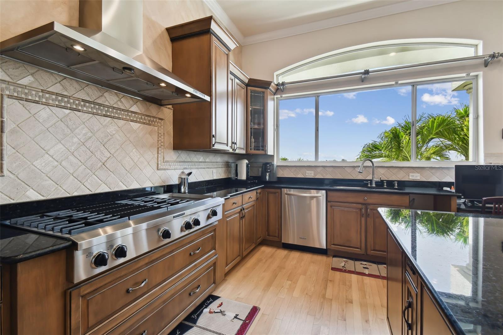 HARBORPOINTE - Residential