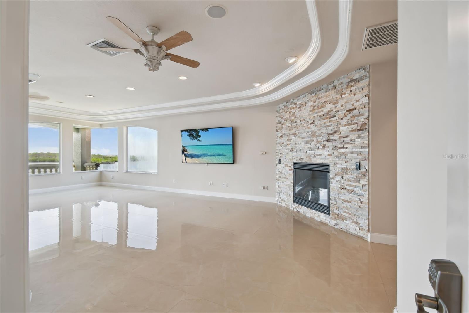 HARBORPOINTE - Residential