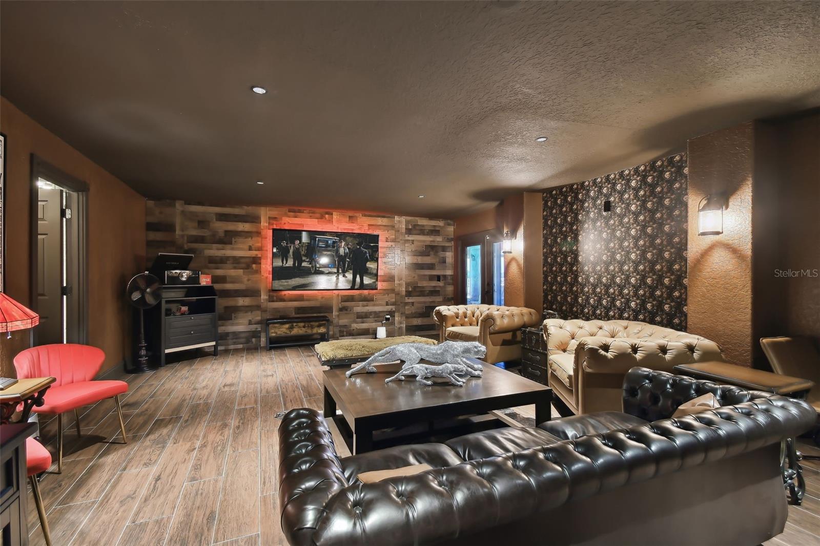 HARBORPOINTE - Residential