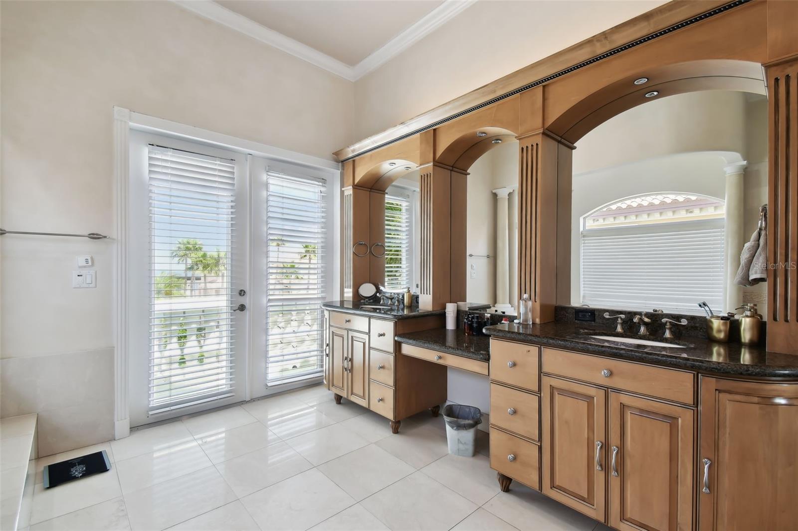 HARBORPOINTE - Residential