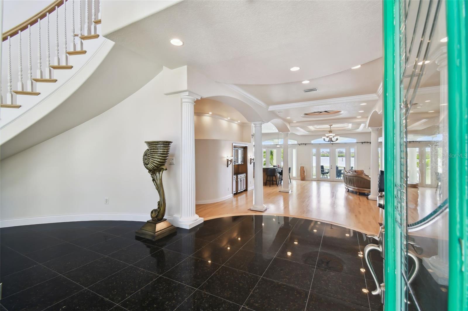 HARBORPOINTE - Residential