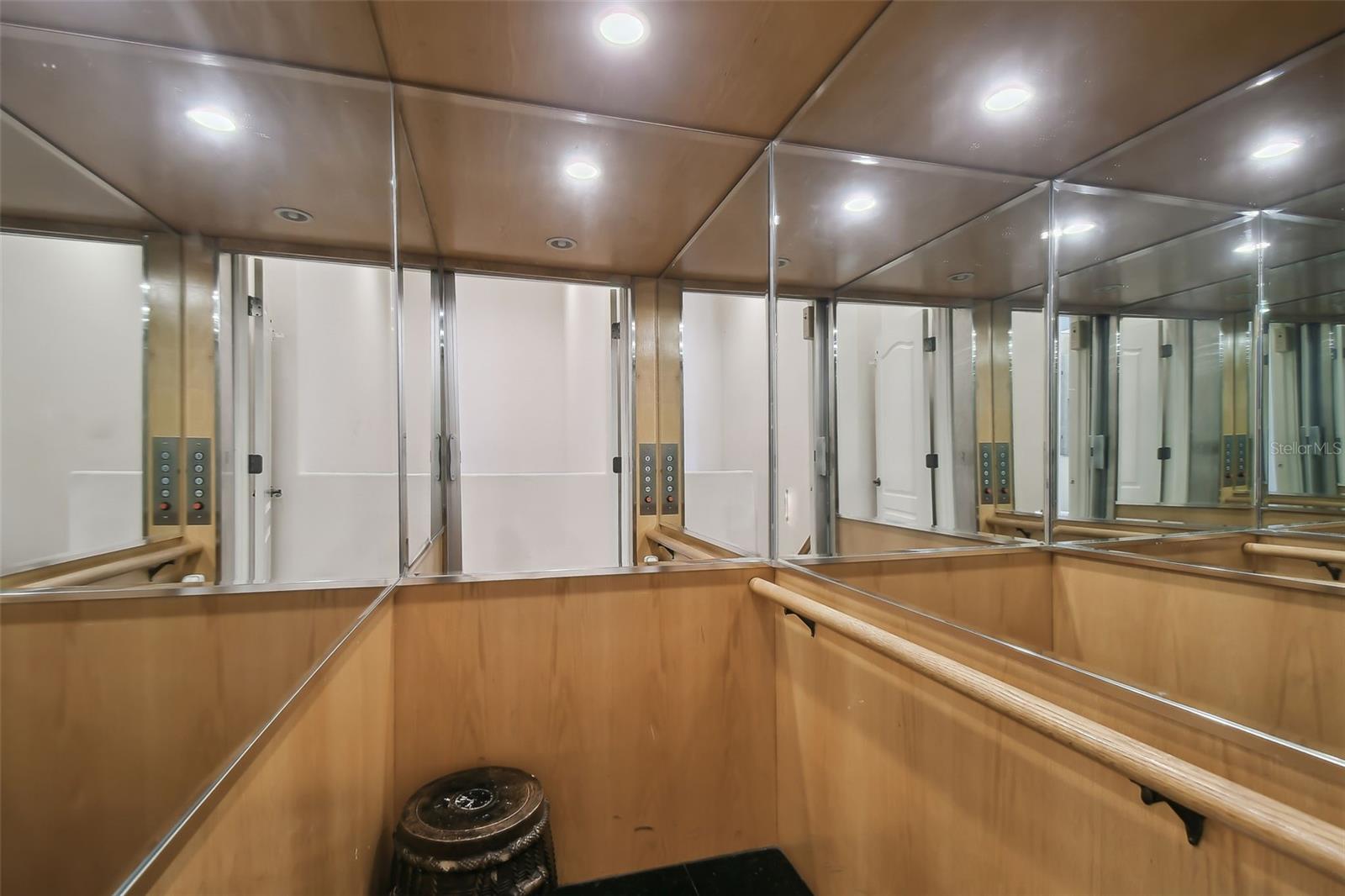 HARBORPOINTE - Residential