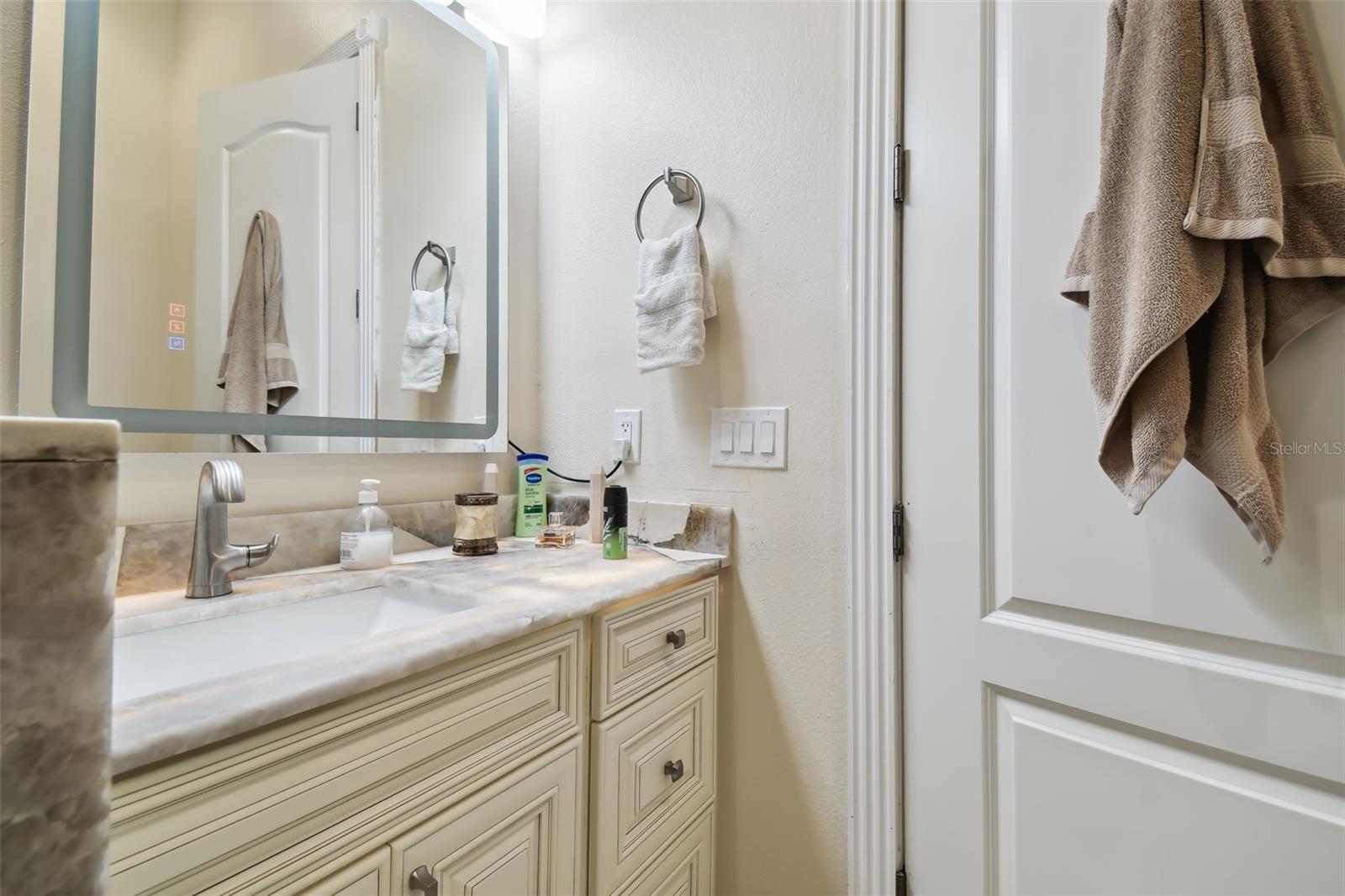 HARBORPOINTE - Residential