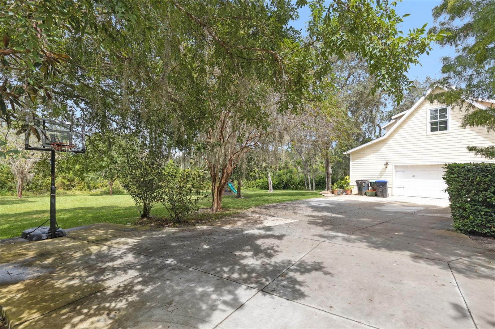 ELYSIUM CLUB - Residential