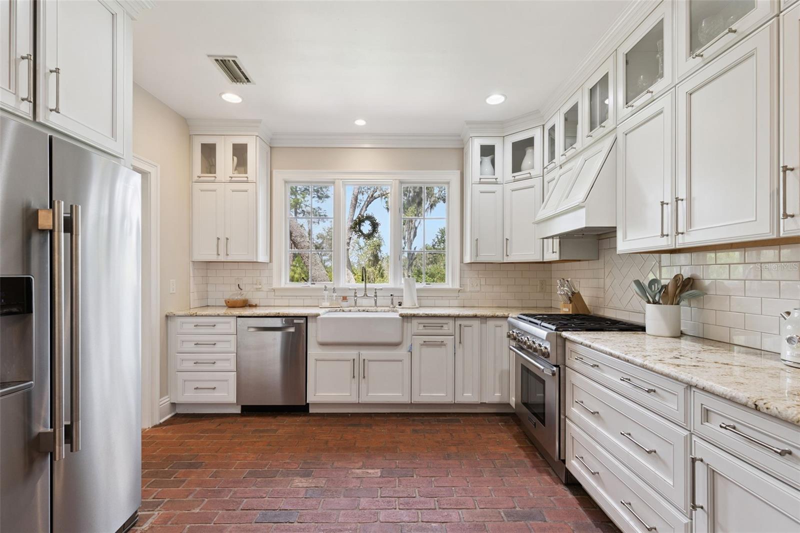 ELYSIUM CLUB - Residential