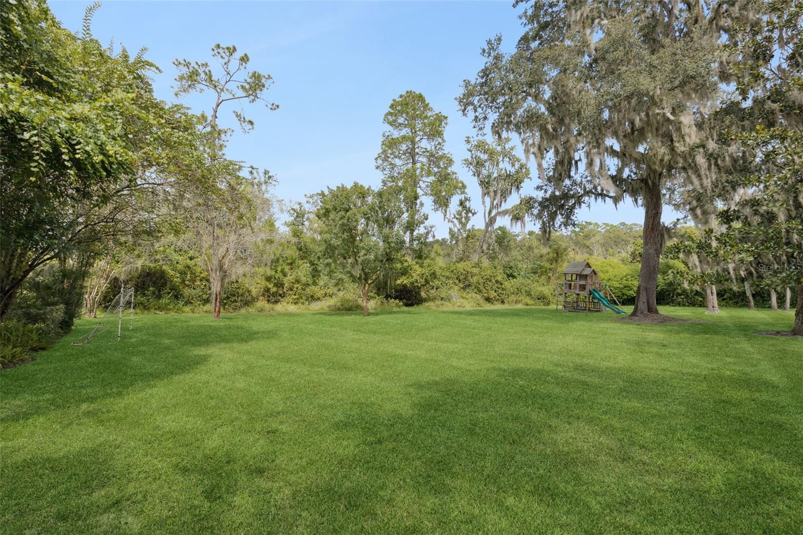 ELYSIUM CLUB - Residential