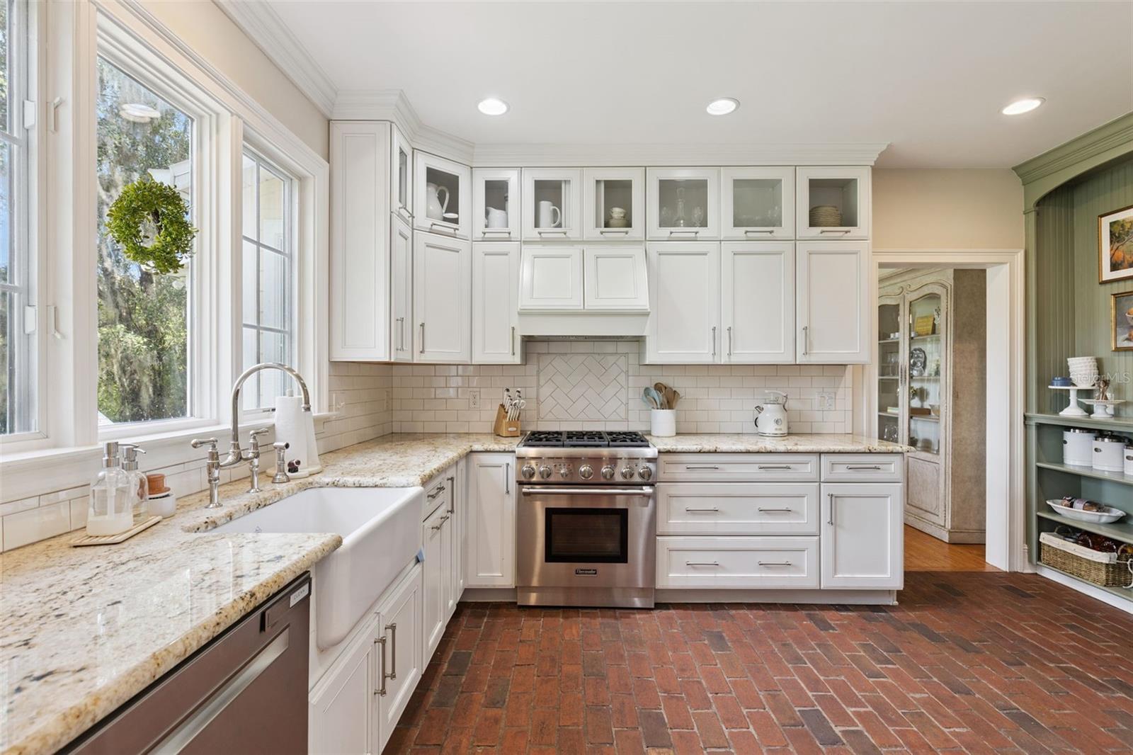 ELYSIUM CLUB - Residential