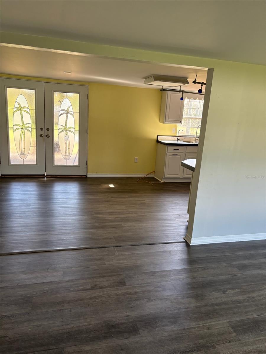 COUNTRY WORLD VILLAGE - Residential