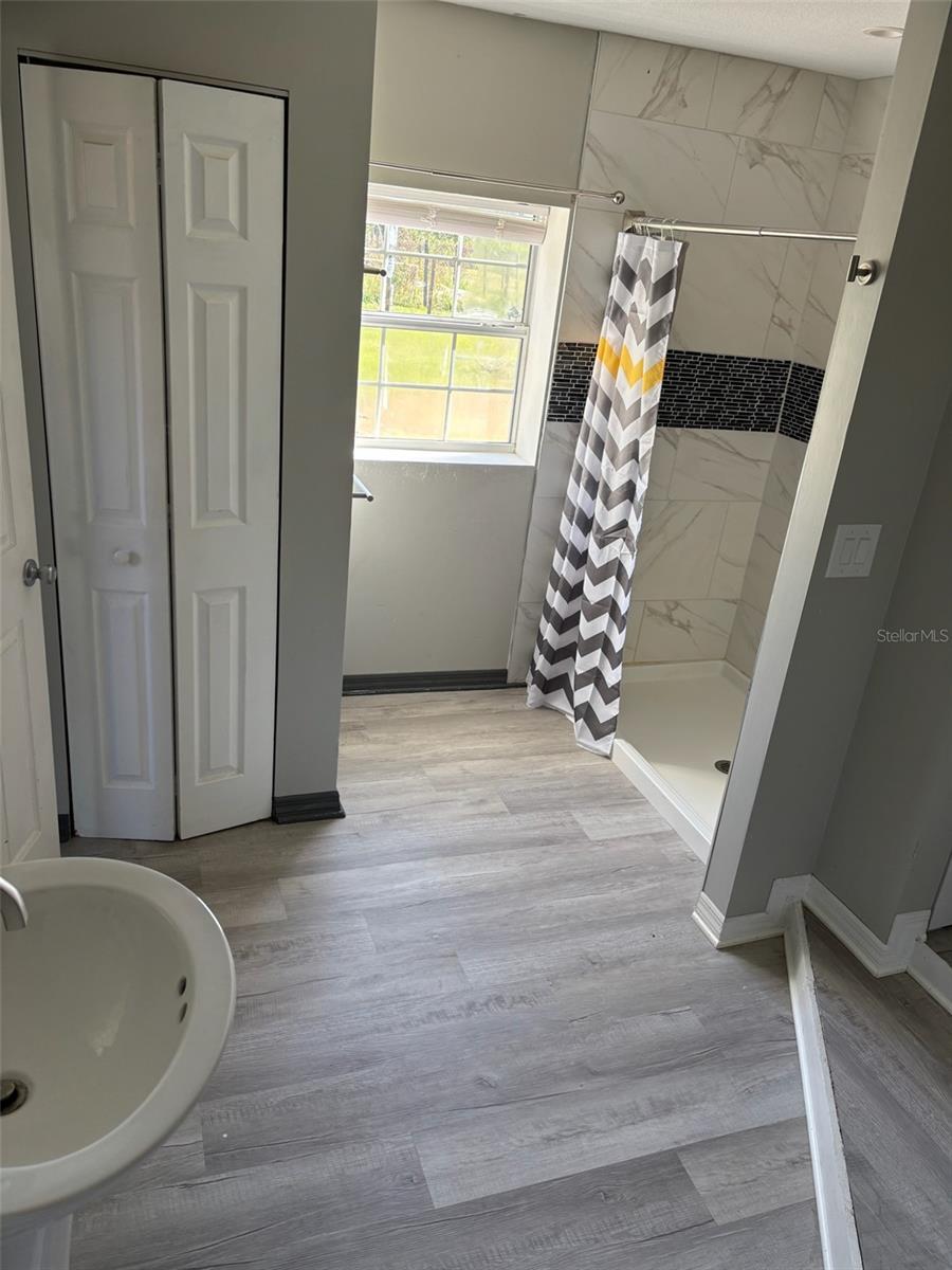 COUNTRY WORLD VILLAGE - Residential