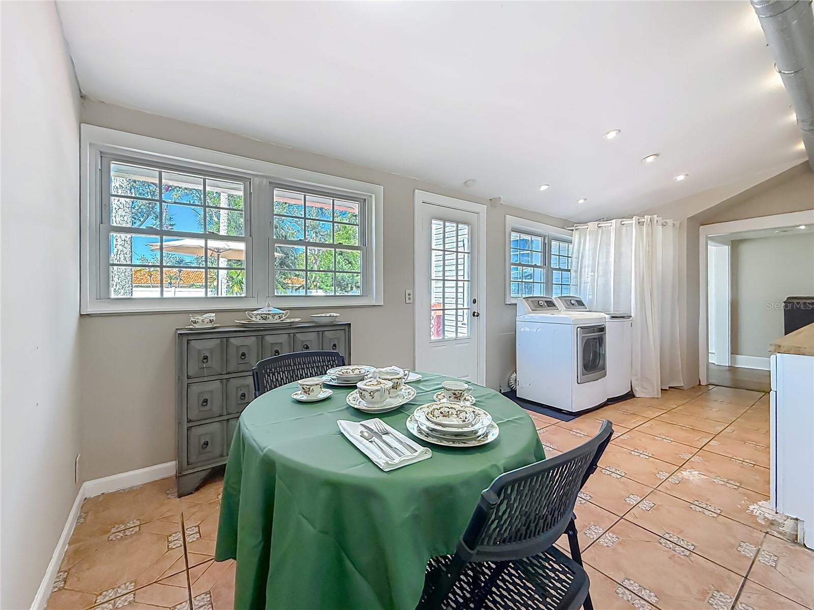 RIDGEWOOD ESTATES ADD - Residential