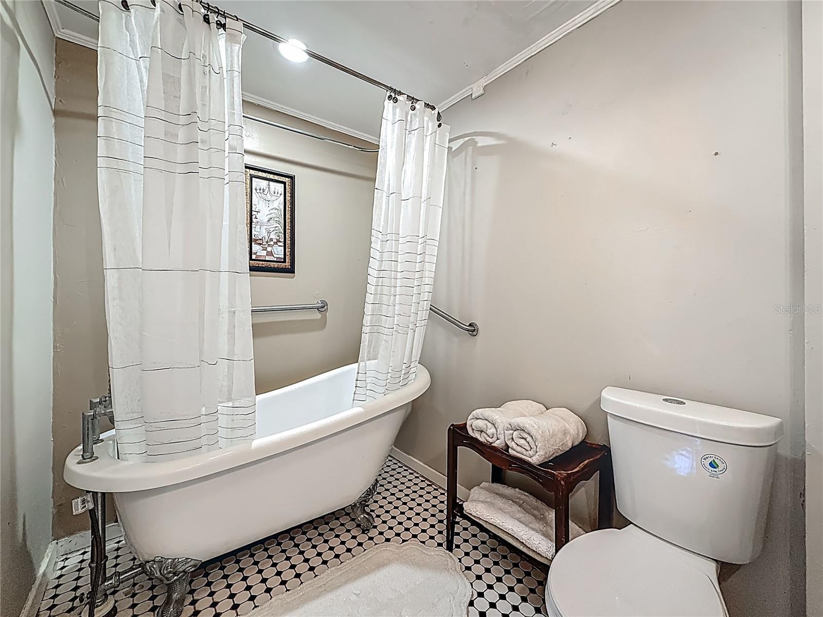 RIDGEWOOD ESTATES ADD - Residential