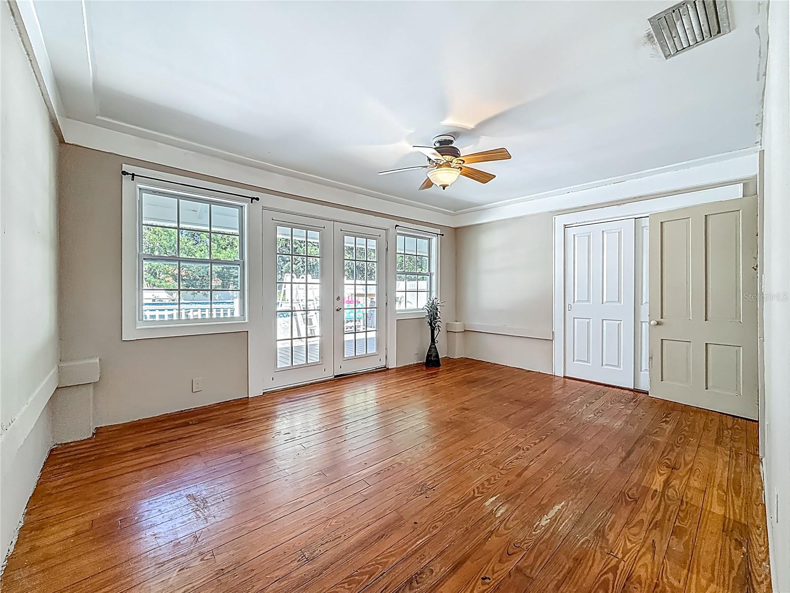 RIDGEWOOD ESTATES ADD - Residential