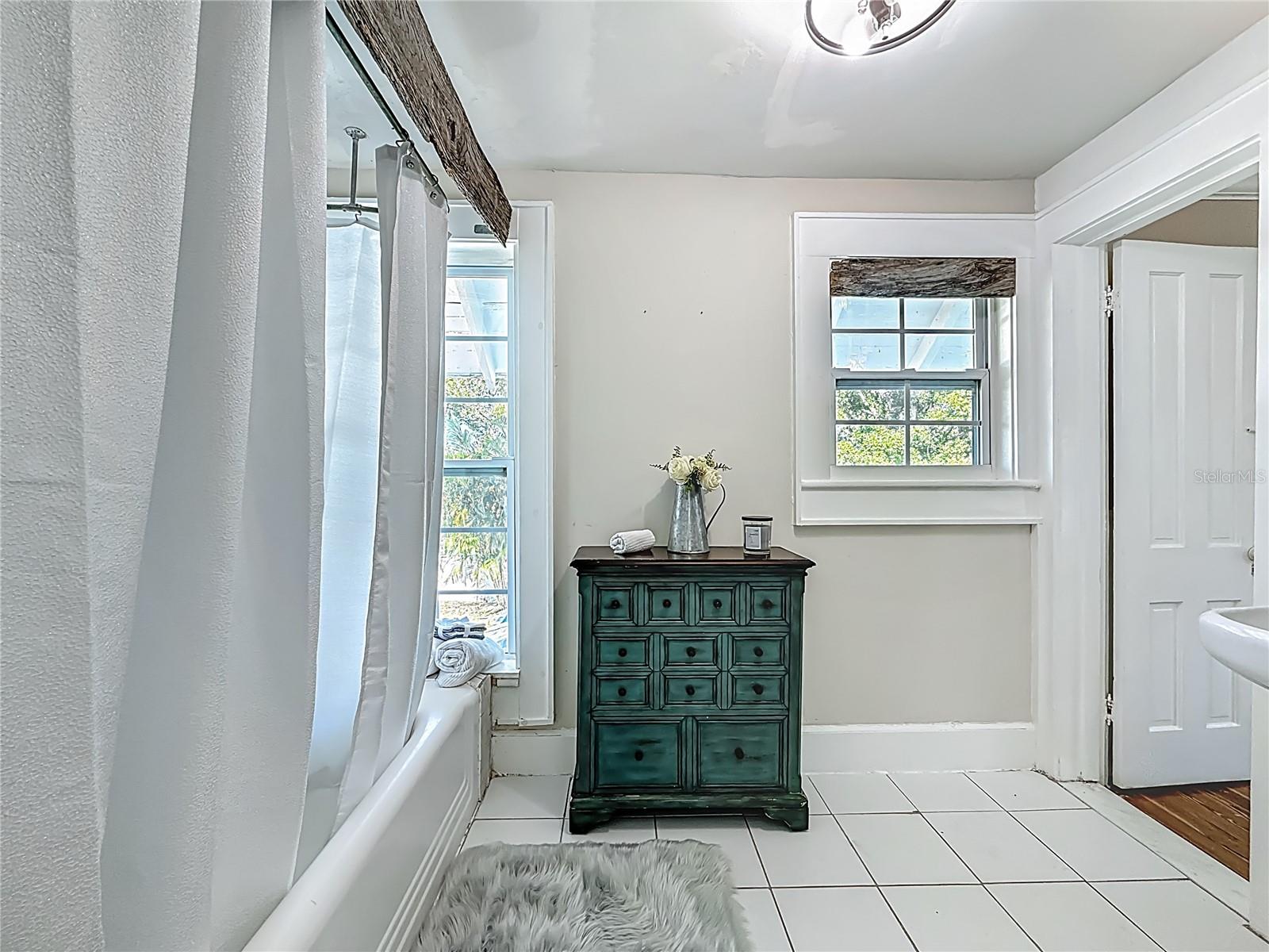 RIDGEWOOD ESTATES ADD - Residential