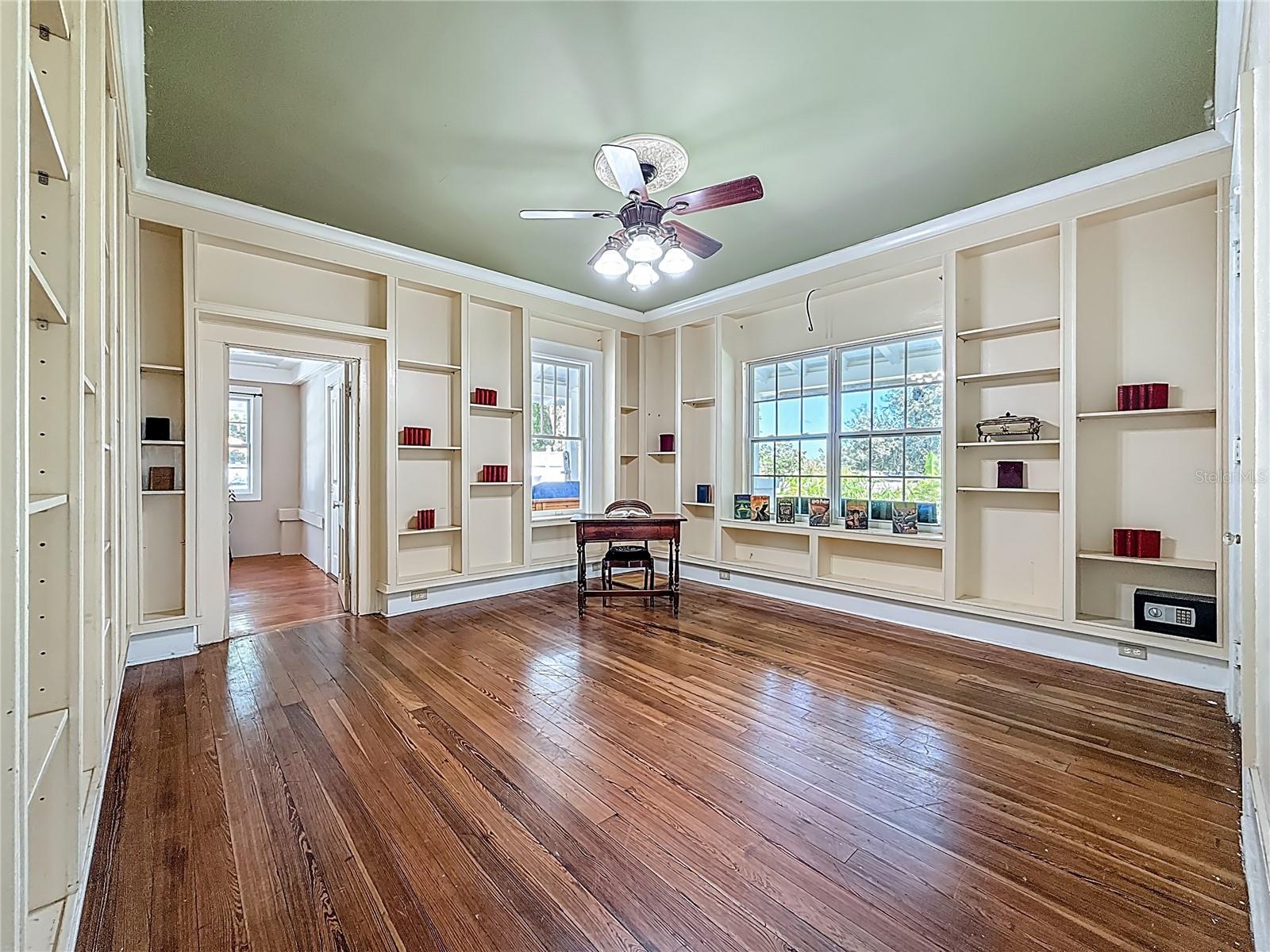 RIDGEWOOD ESTATES ADD - Residential