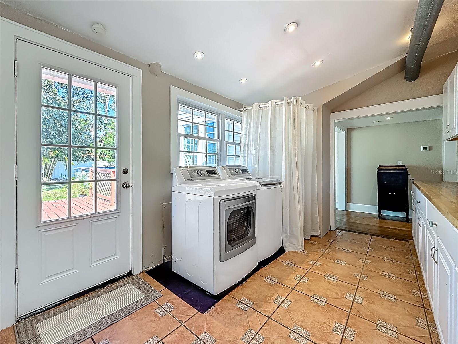 RIDGEWOOD ESTATES ADD - Residential