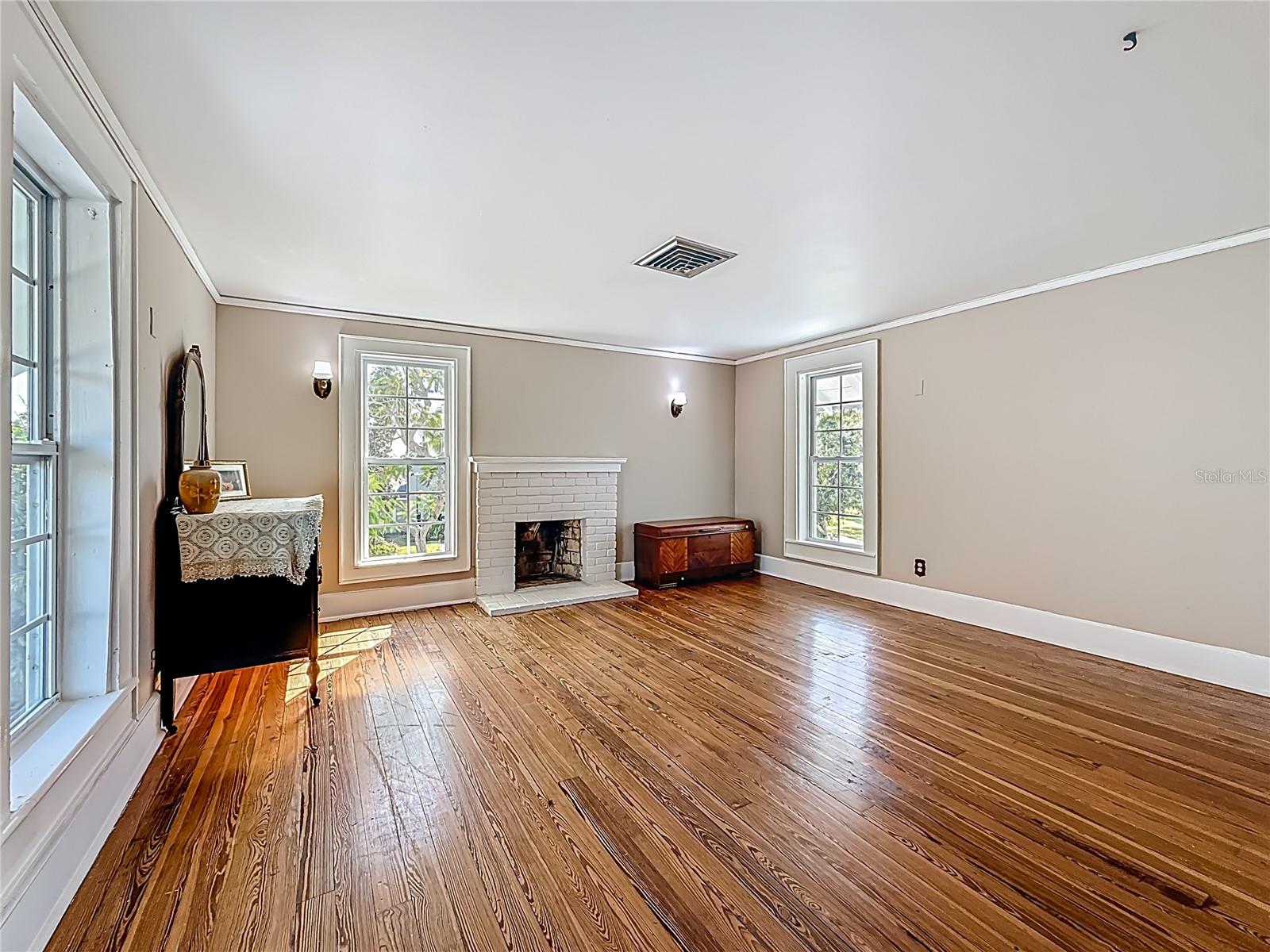 RIDGEWOOD ESTATES ADD - Residential