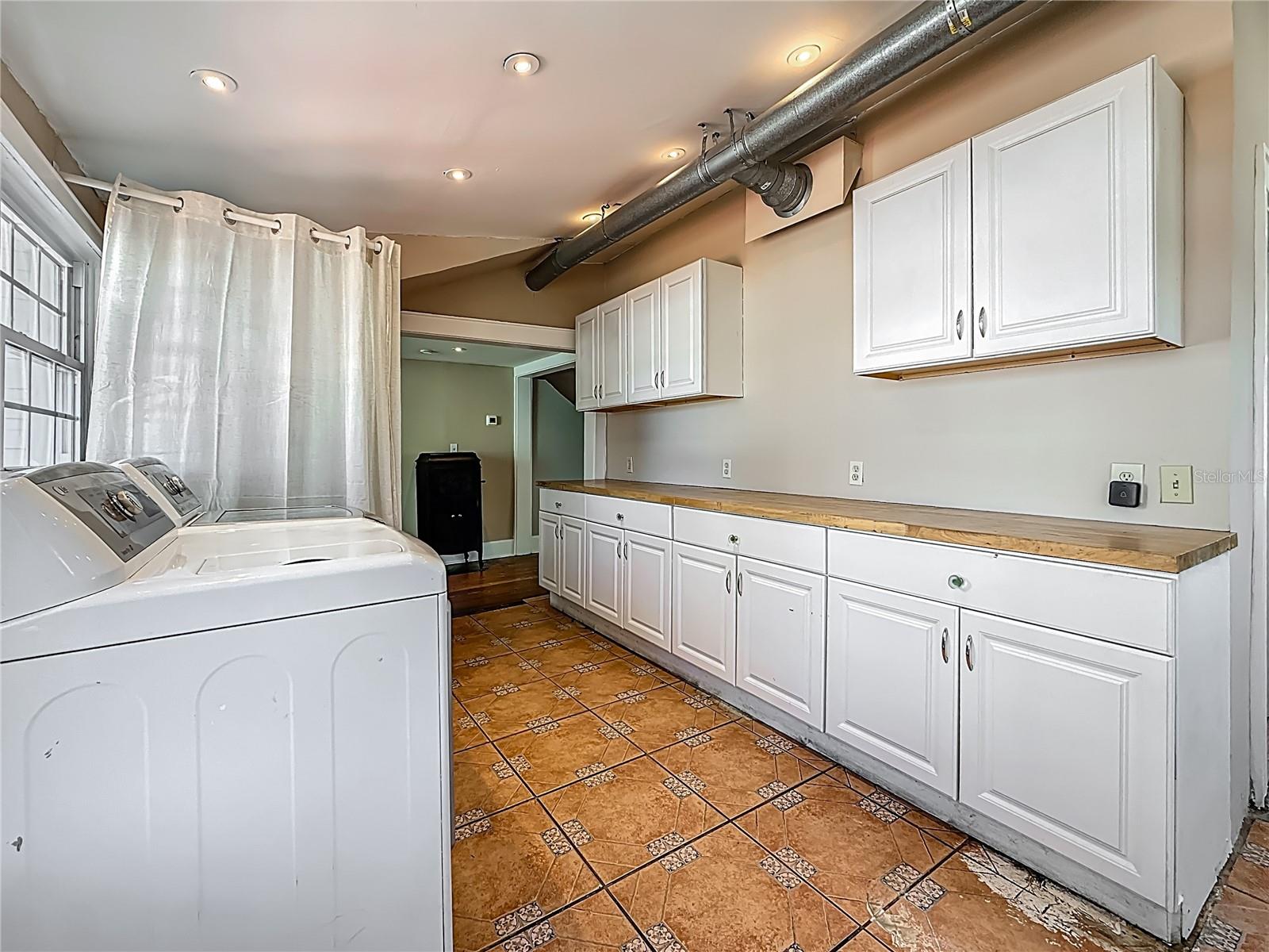 RIDGEWOOD ESTATES ADD - Residential